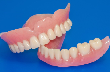 Choosing Between Full and Partial Dentures: What You Need to Know